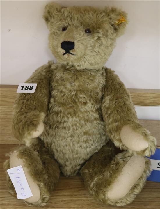 A Steiff growler bear